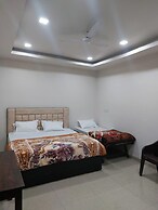 Goroomgo Kashi Paradise Varanasi