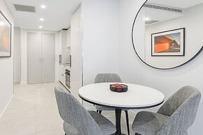 Meriton Suites Canberra