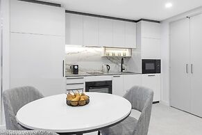 Meriton Suites Canberra