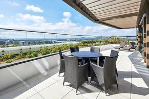 Meriton Suites Canberra