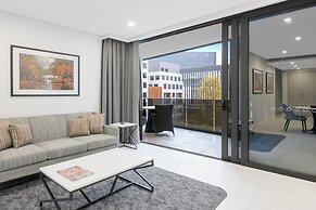 Meriton Suites Canberra