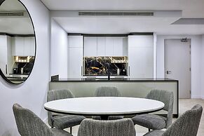 Meriton Suites Canberra