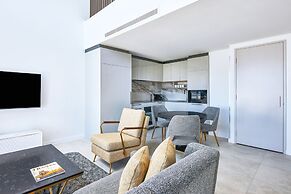 Meriton Suites Canberra