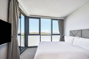 Meriton Suites Canberra