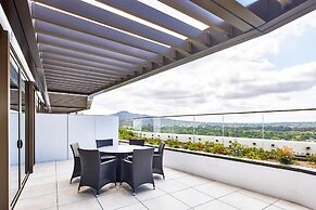 Meriton Suites Canberra