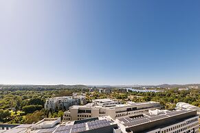 Meriton Suites Canberra