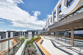 Meriton Suites Canberra