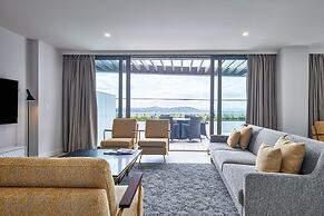 Meriton Suites Canberra