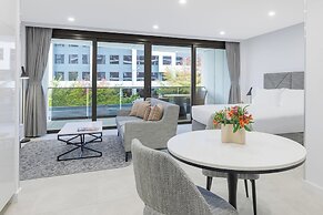 Meriton Suites Canberra