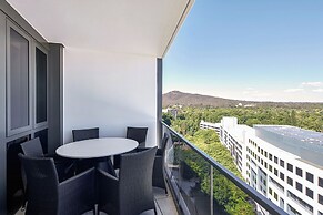 Meriton Suites Canberra