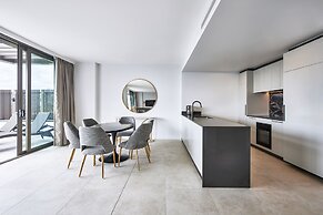 Meriton Suites Canberra