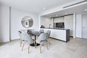 Meriton Suites Canberra