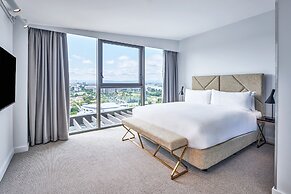 Meriton Suites Canberra