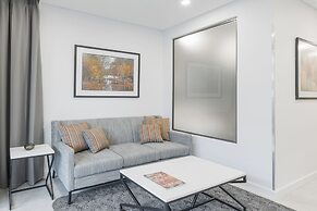 Meriton Suites Canberra