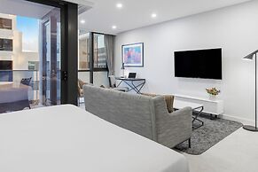 Meriton Suites Canberra