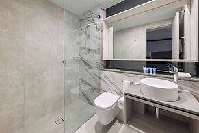 Meriton Suites Canberra
