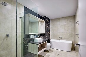 Meriton Suites Canberra