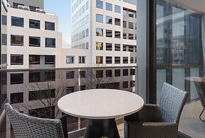 Meriton Suites Canberra