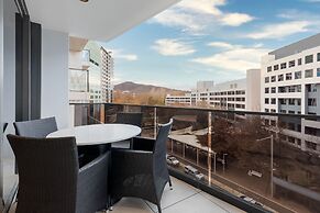 Meriton Suites Canberra