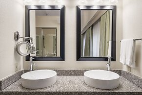 Thousand Hills Resort Hotel