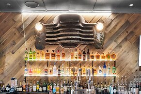 Thousand Hills Resort Hotel