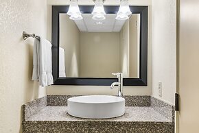 Thousand Hills Resort Hotel