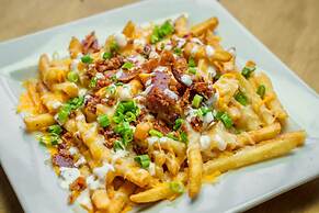 Thousand Hills Resort Hotel