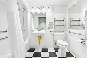 Thousand Hills Resort Hotel