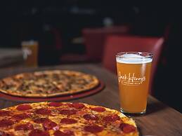 Thousand Hills Resort Hotel