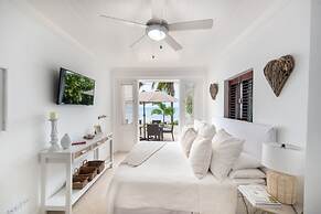 Exceptional Beachfront Living - Milord Sunsets 3 Bedroom Home by Blue 
