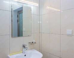 Tropical Plaza Apartments