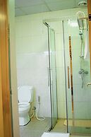 Tropical Plaza Apartments