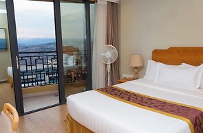 Tropical Plaza Apartments