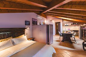 Il Laghello Wood House