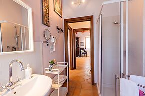 Il Laghello Wood House