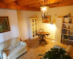 Il Laghello Wood House