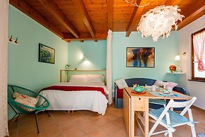 Il Laghello Wood House