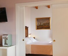 Il Laghello Wood House