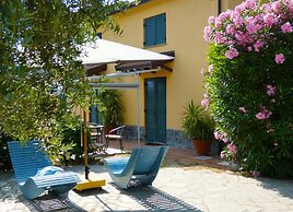 Il Laghello Wood House