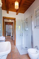Il Laghello Wood House