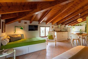 Il Laghello Wood House