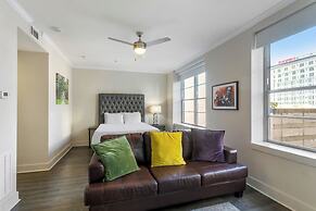 Cozy Studio Near French Quarter