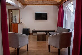 Lake Elementaita Mountain Lodge