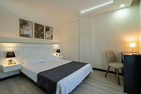 Eluxio Suite Hotel
