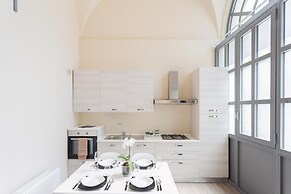 Romantic Escape in the 400s