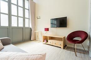 Romantic Escape in the 400s