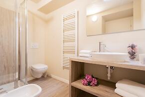 Romantic Escape in the 400s