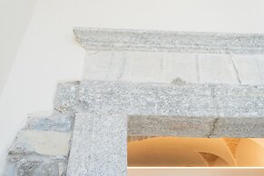 Romantic Escape in the 400s