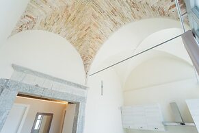 Romantic Escape in the 400s