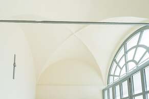 Romantic Escape in the 400s